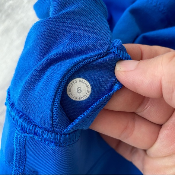 Lululemon STRONGER AS ONE LONG LINE BRA in Wild Bluebell Blue Size 6 - Picture 4 of 7